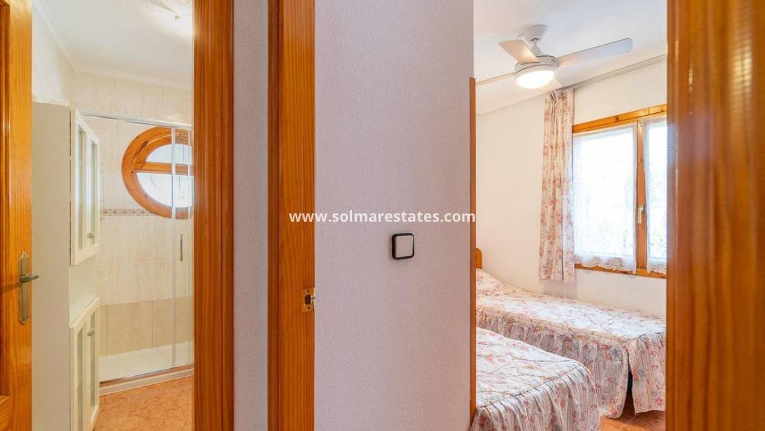 5 bedroom Townhouse for sale in Playa Flamenca with pool - € 240,000 (Ref: 10036253)