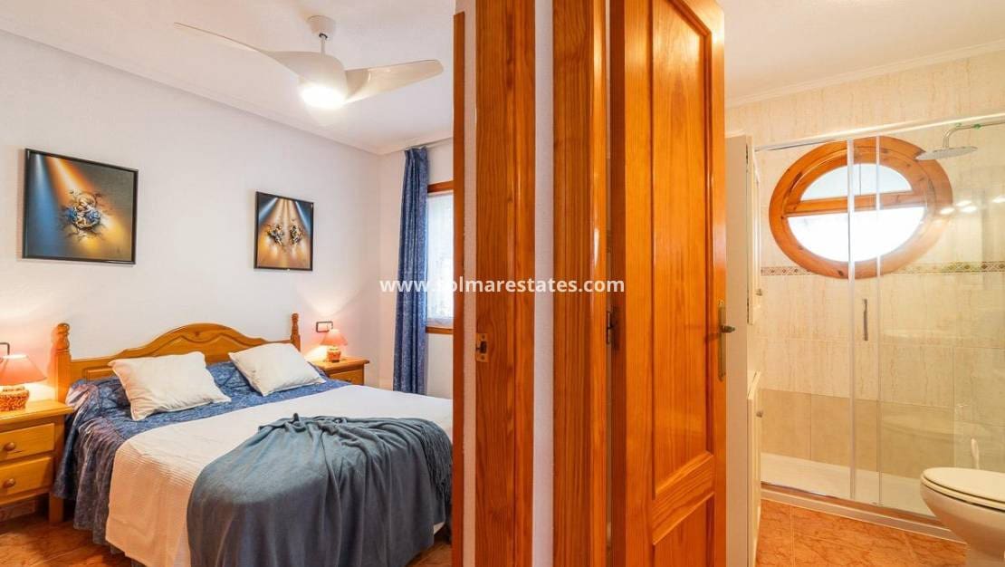 5 bedroom Townhouse for sale in Playa Flamenca with pool - € 240,000 (Ref: 10036253)