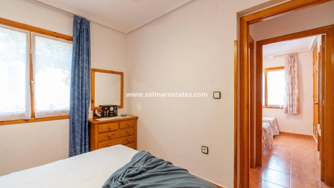 5 bedroom Townhouse for sale in Playa Flamenca with pool - € 240,000 (Ref: 10036253)