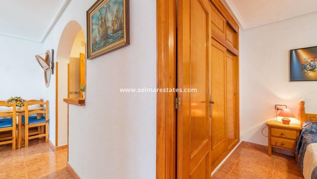 5 bedroom Townhouse for sale in Playa Flamenca with pool - € 240,000 (Ref: 10036253)