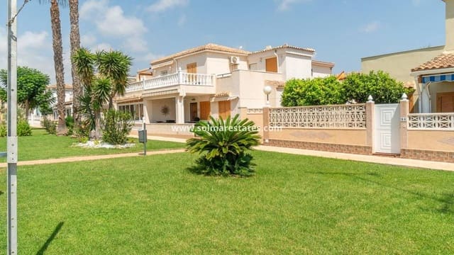 5 bedroom Townhouse for sale in Playa Flamenca, Orihuela with pool - € 240,000 (Ref: 10036253)