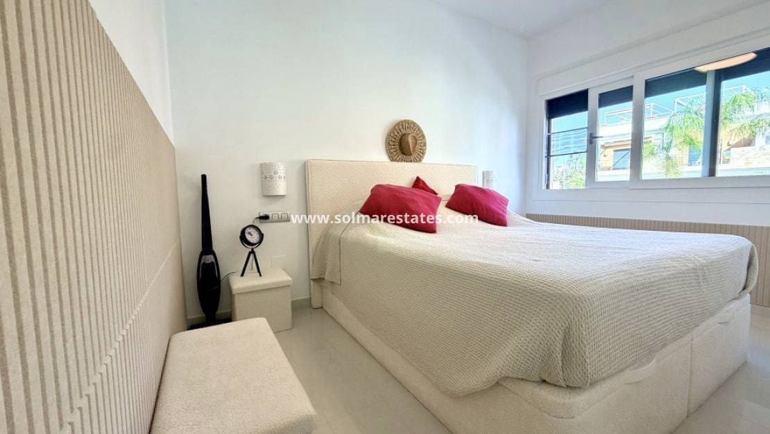 3 Zimmer Doppelhaus zu verkaufen in Dona Pepa mit Pool - 472.000 € (Ref: 10042000)
