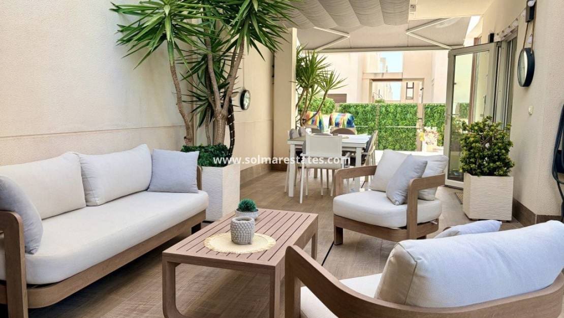 3 Zimmer Doppelhaus zu verkaufen in Dona Pepa mit Pool - 472.000 € (Ref: 10042000)