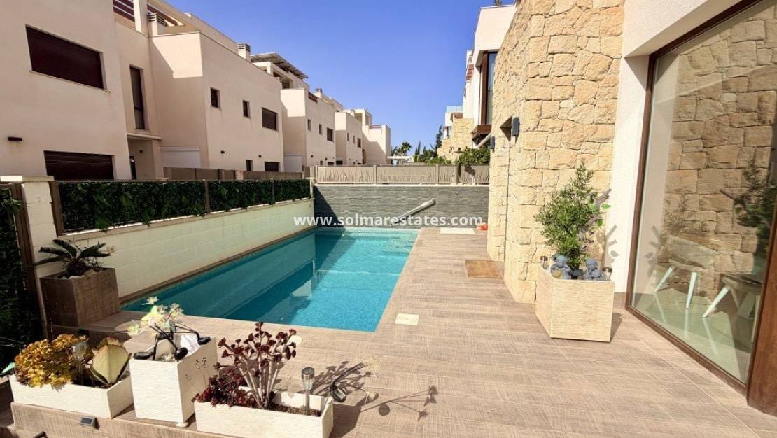 3 Zimmer Doppelhaus zu verkaufen in Dona Pepa mit Pool - 472.000 € (Ref: 10042000)