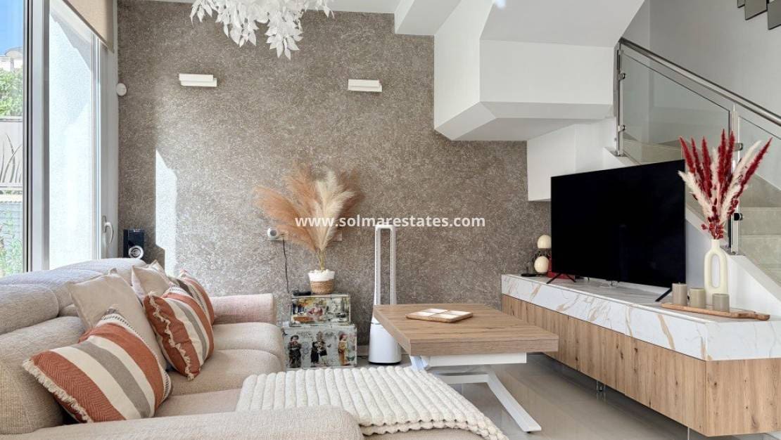 3 Zimmer Doppelhaus zu verkaufen in Dona Pepa mit Pool - 472.000 € (Ref: 10042000)
