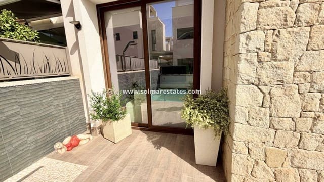 3 quarto Moradia Geminada para venda em Doña Pepa, Rojales - 472 000 € (Ref: 10042000)
