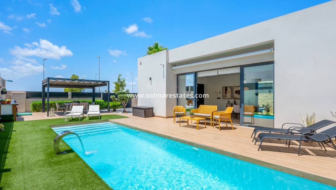 3 camera da letto Villa in vendita in Benijofar con piscina - 599.000 € (Rif: 10042001)