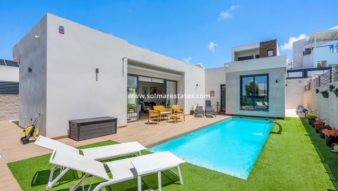 3 camera da letto Villa in vendita in Benijofar con piscina - 599.000 € (Rif: 10042001)
