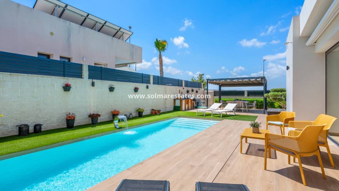 3 camera da letto Villa in vendita in Benijofar con piscina - 599.000 € (Rif: 10042001)
