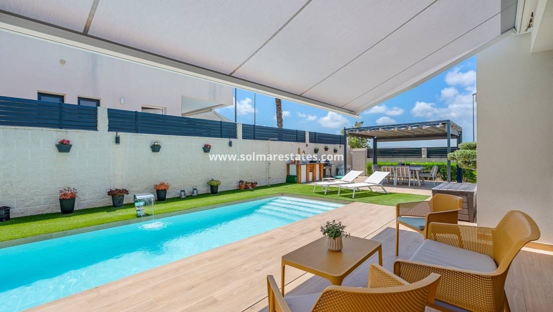 3 camera da letto Villa in vendita in Benijofar con piscina - 599.000 € (Rif: 10042001)