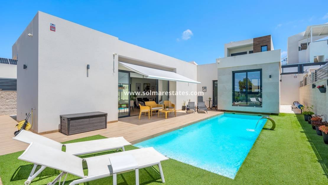 3 camera da letto Villa in vendita in Benijofar con piscina - 599.000 € (Rif: 10042001)