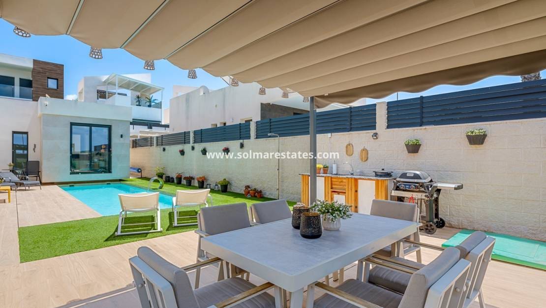 3 camera da letto Villa in vendita in Benijofar con piscina - 599.000 € (Rif: 10042001)