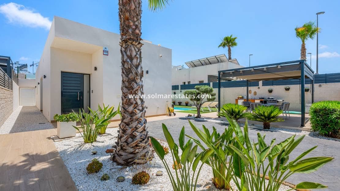 3 camera da letto Villa in vendita in Benijofar con piscina - 599.000 € (Rif: 10042001)
