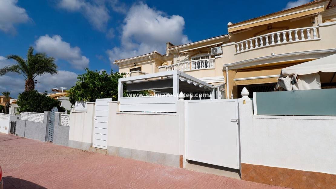 2 soverom Hus til salgs i Ciudad Quesada med svømmebasseng - € 205 000 (Ref: 10042002)