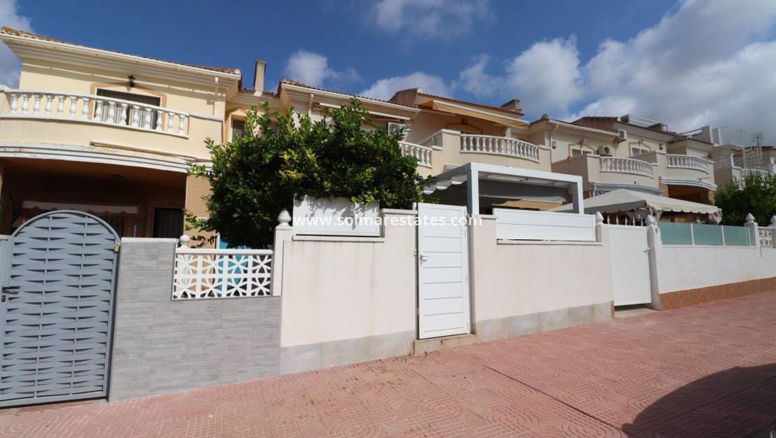 2 soverom Hus til salgs i Ciudad Quesada med svømmebasseng - € 205 000 (Ref: 10042002)
