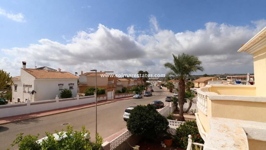 2 soverom Hus til salgs i Ciudad Quesada med svømmebasseng - € 205 000 (Ref: 10042002)