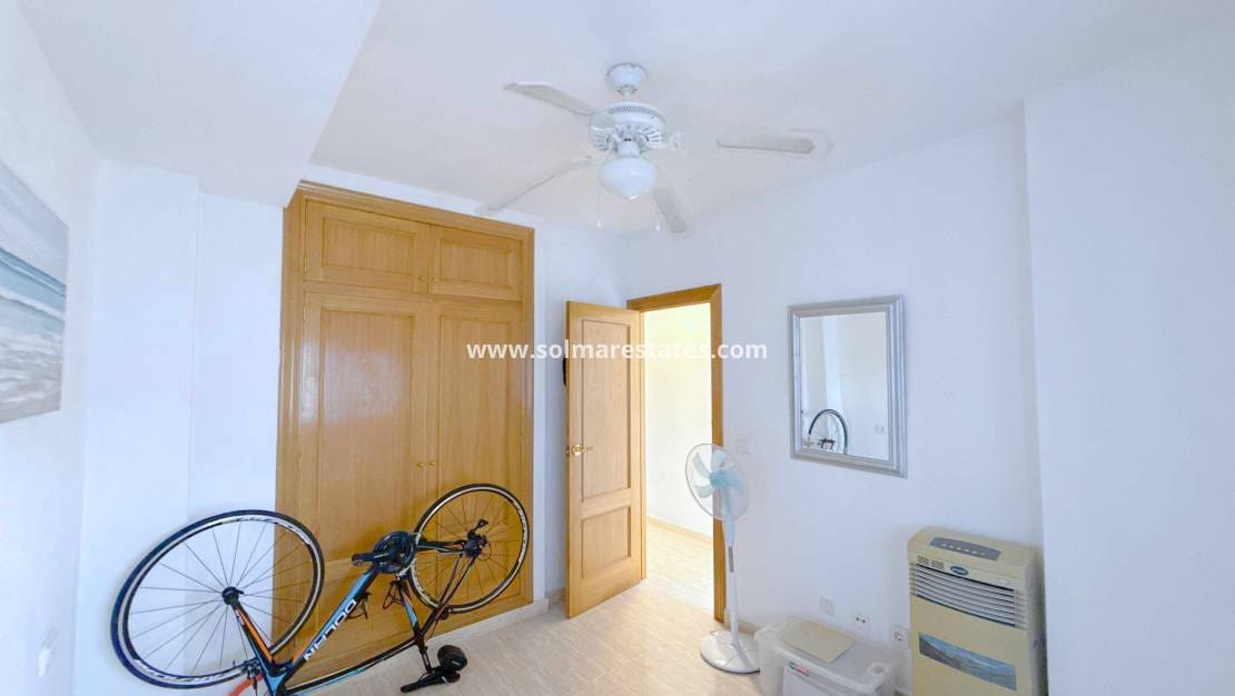 1 soveværelse Lejlighed til salg i Cabo Roig med swimmingpool - € 149.950 (Ref: 10042003)