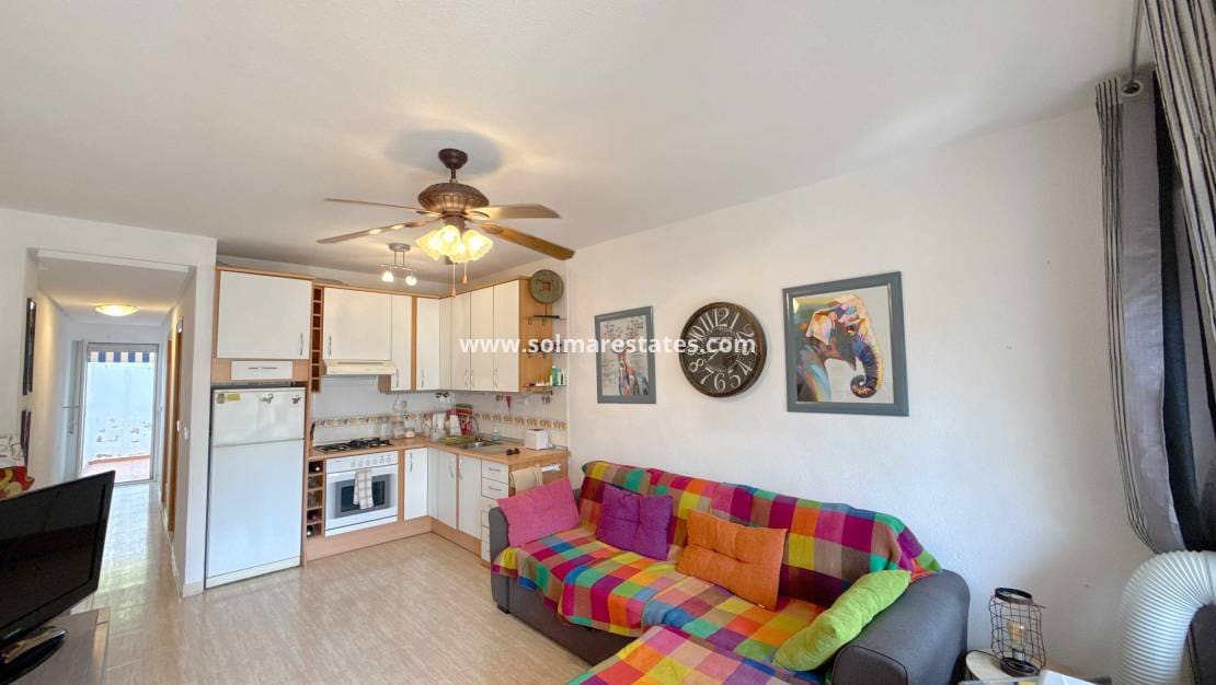 1 soveværelse Lejlighed til salg i Cabo Roig med swimmingpool - € 149.950 (Ref: 10042003)
