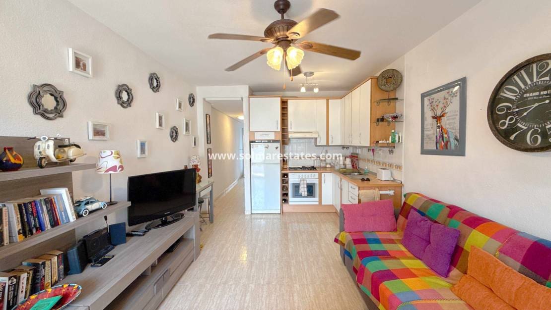 1 soveværelse Lejlighed til salg i Cabo Roig med swimmingpool - € 149.950 (Ref: 10042003)