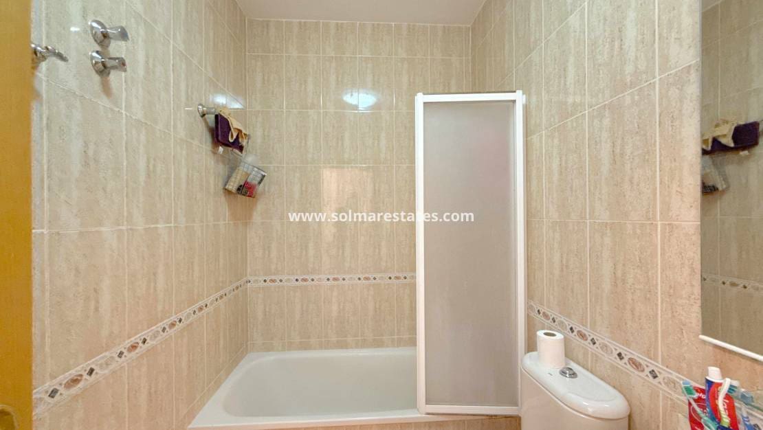 1 soveværelse Lejlighed til salg i Cabo Roig med swimmingpool - € 149.950 (Ref: 10042003)