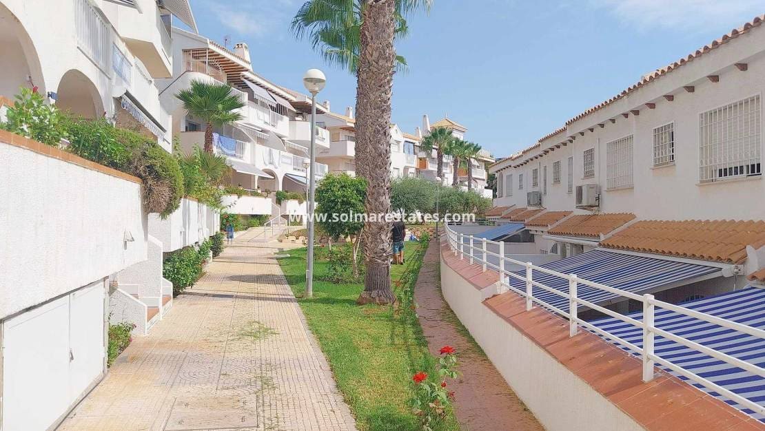 1 soveværelse Lejlighed til salg i Cabo Roig med swimmingpool - € 149.950 (Ref: 10042003)