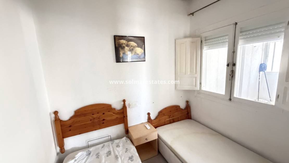 Apartamento de 2 habitaciones en La Florida en venta con piscina - 139.995 € (Ref: 10042004)