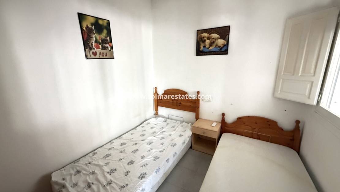 Apartamento de 2 habitaciones en La Florida en venta con piscina - 139.995 € (Ref: 10042004)