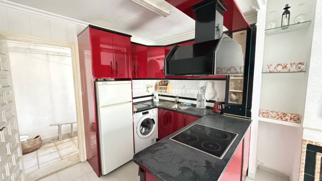 Apartamento de 2 habitaciones en La Florida en venta con piscina - 139.995 € (Ref: 10042004)