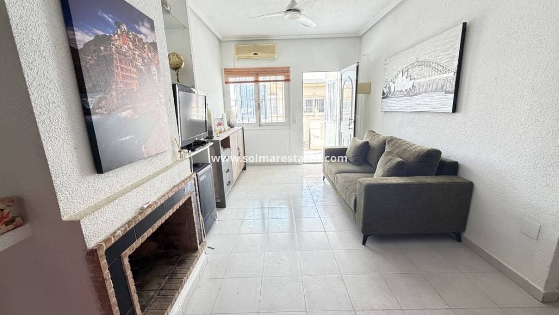 Apartamento de 2 habitaciones en La Florida en venta con piscina - 139.995 € (Ref: 10042004)
