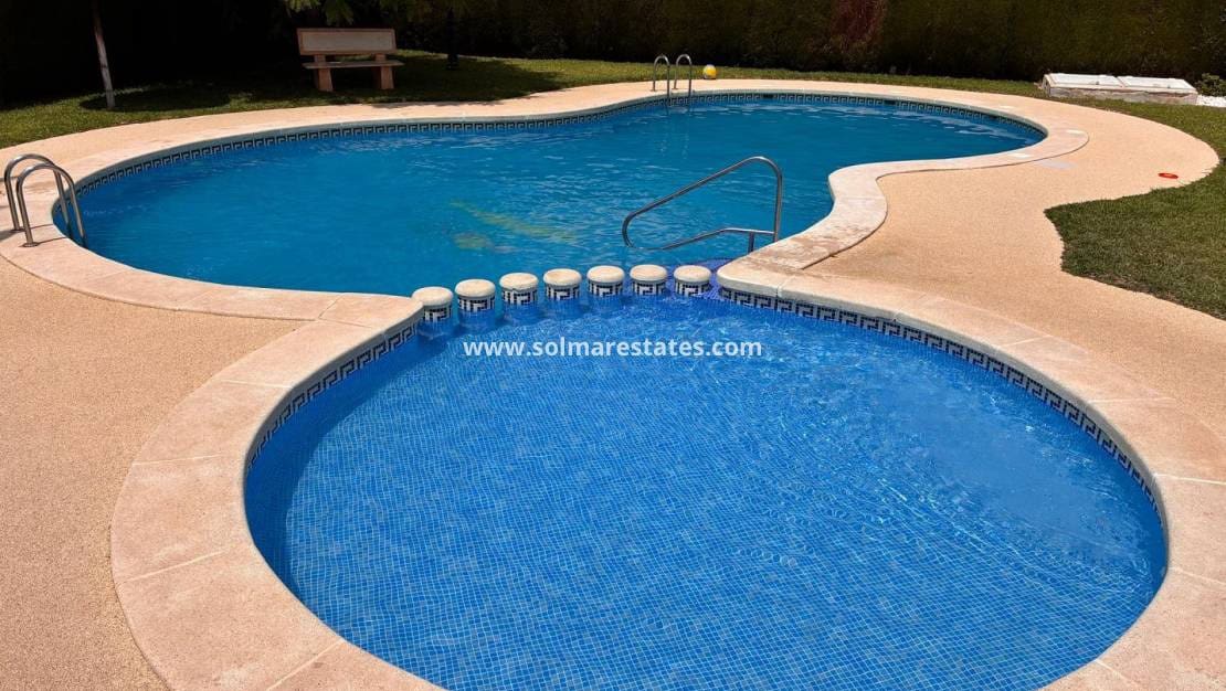 2 chambre Maison de Ville à vendre à Cabo Roig avec piscine - 269 000 € (Ref: 10042005)