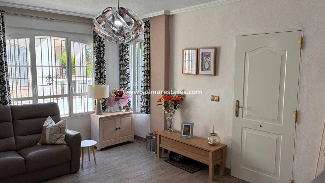 2 chambre Maison de Ville à vendre à Cabo Roig avec piscine - 269 000 € (Ref: 10042005)