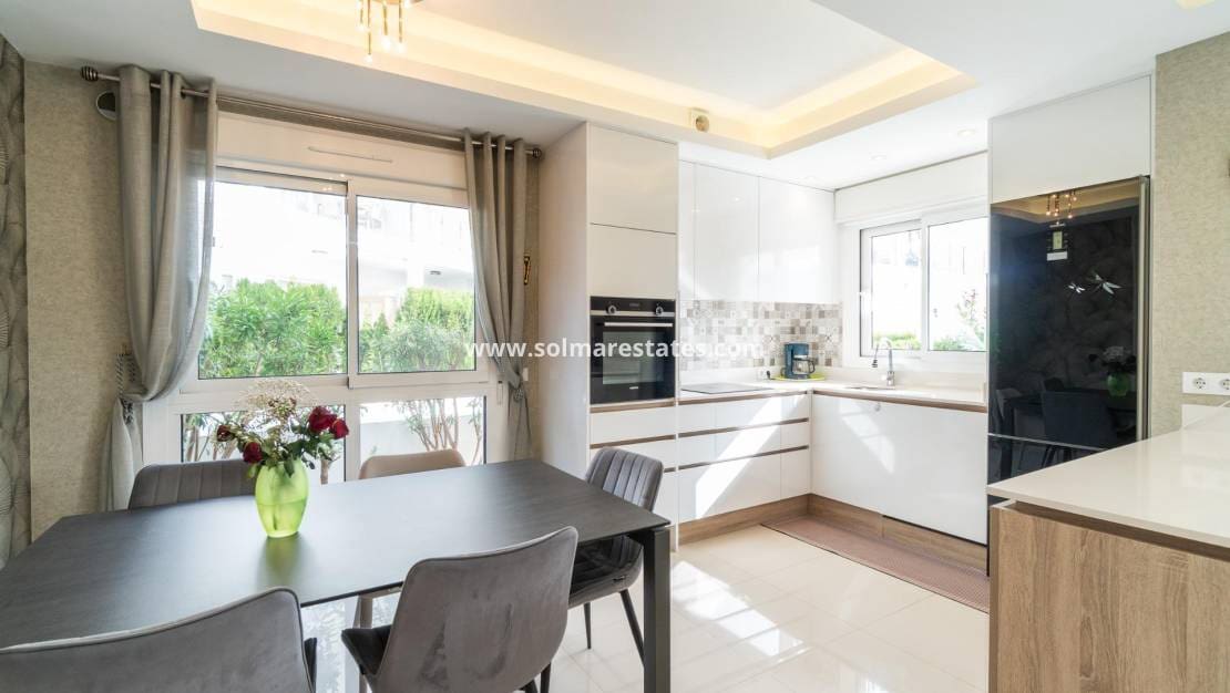 2 sovrum Lägenhet till salu i Dona Pepa med pool - 325 000 € (Ref: 10043602)