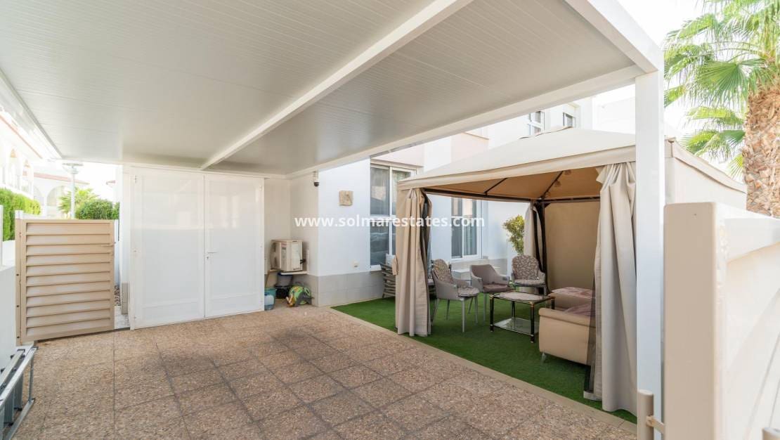 2 sovrum Lägenhet till salu i Dona Pepa med pool - 325 000 € (Ref: 10043602)