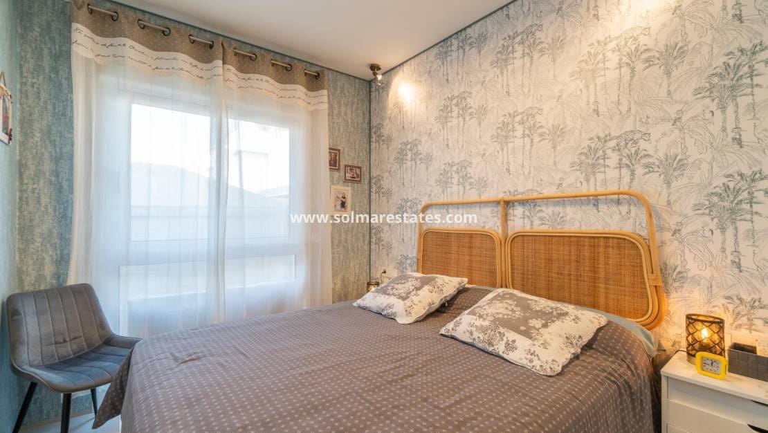 2 sovrum Lägenhet till salu i Dona Pepa med pool - 325 000 € (Ref: 10043602)