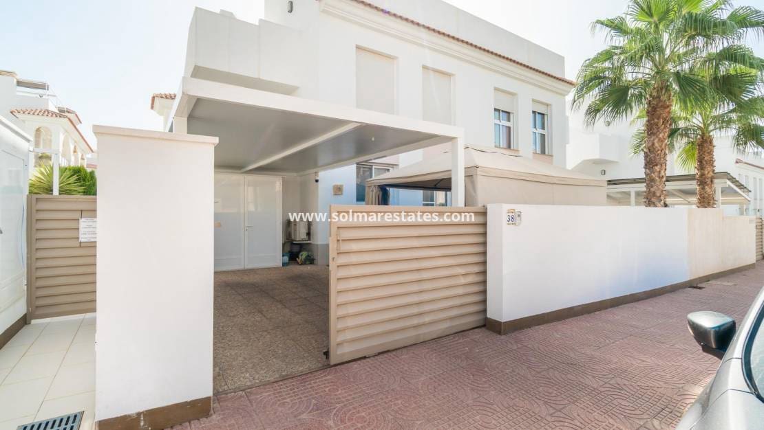 2 bedroom Apartment for sale in Dona Pepa with pool - € 325,000 (Ref: 10043602)