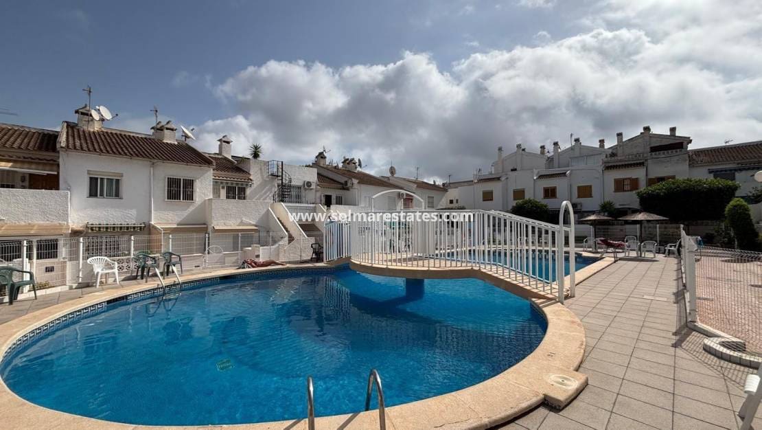 2 soverom Leilighet til salgs i El Chaparral med svømmebasseng - € 99 900 (Ref: 10043603)