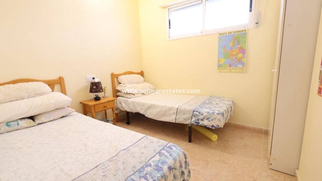 2 chambre Appartement à vendre à Torrevieja avec piscine - 142 000 € (Ref: 10044089)
