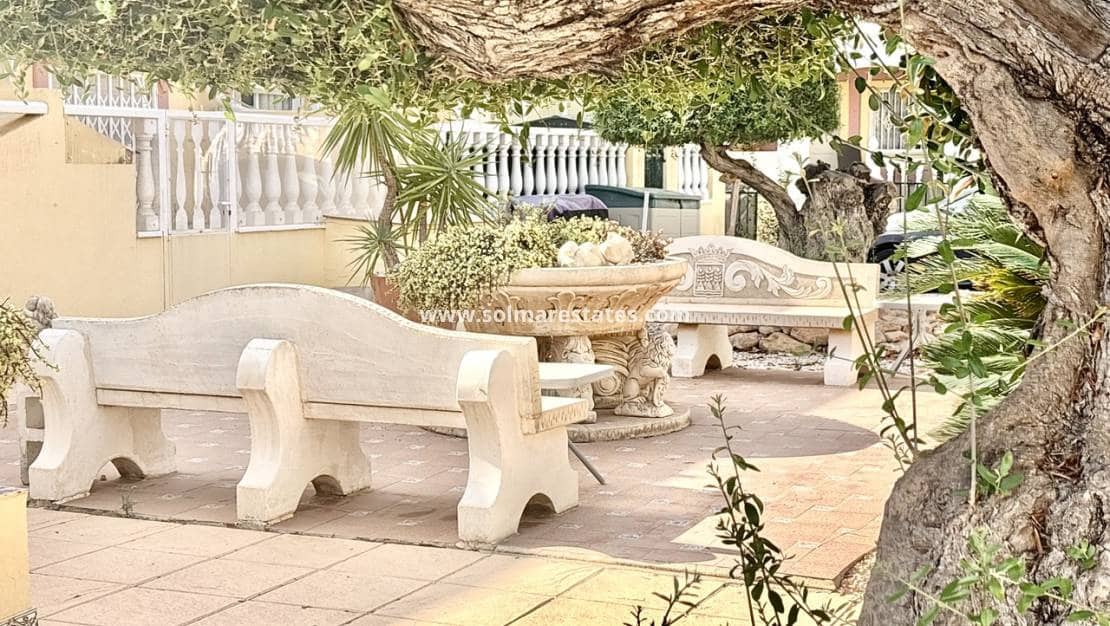 2 slaapkamer Appartement te koop in La Zenia met zwembad - € 189.000 (Ref: 10045474)