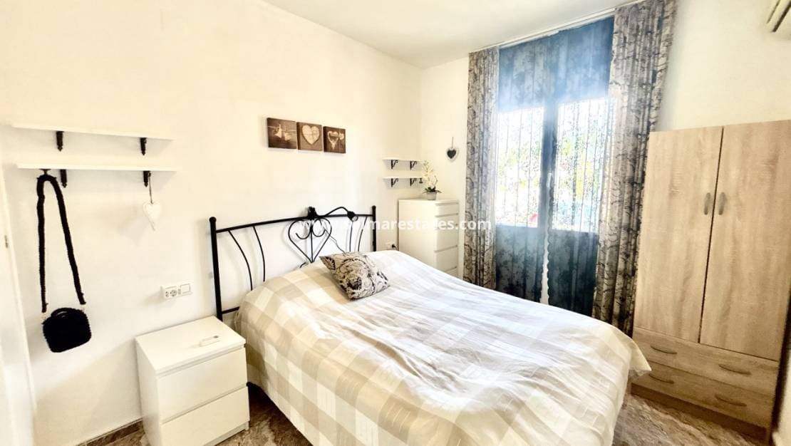 2 slaapkamer Appartement te koop in La Zenia met zwembad - € 189.000 (Ref: 10045474)