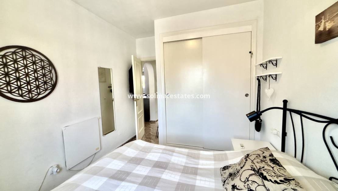2 slaapkamer Appartement te koop in La Zenia met zwembad - € 189.000 (Ref: 10045474)