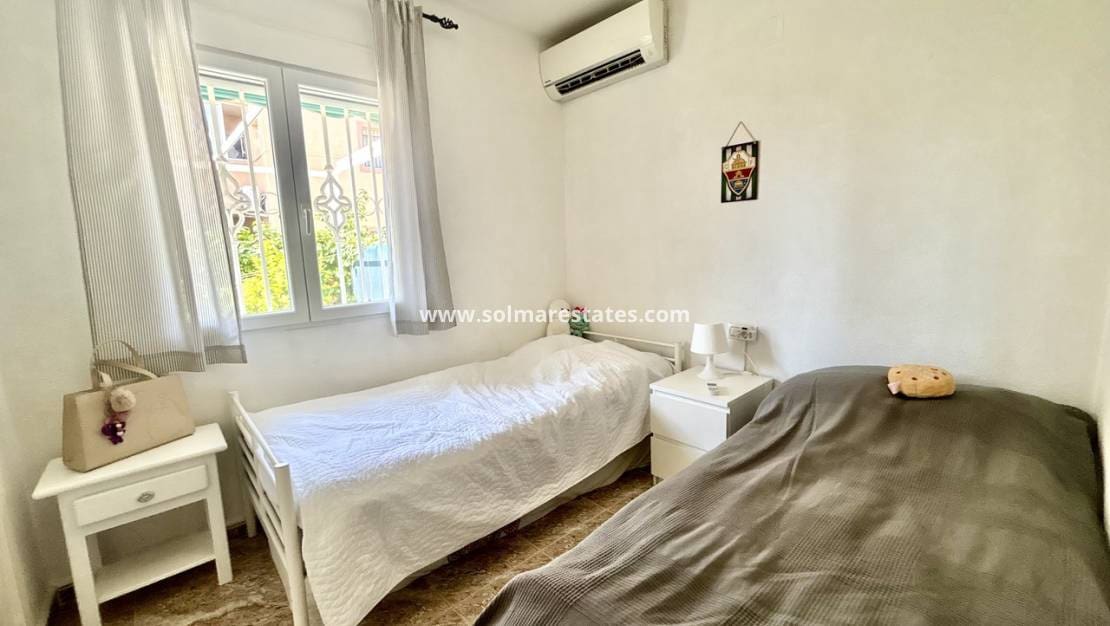 2 slaapkamer Appartement te koop in La Zenia met zwembad - € 189.000 (Ref: 10045474)
