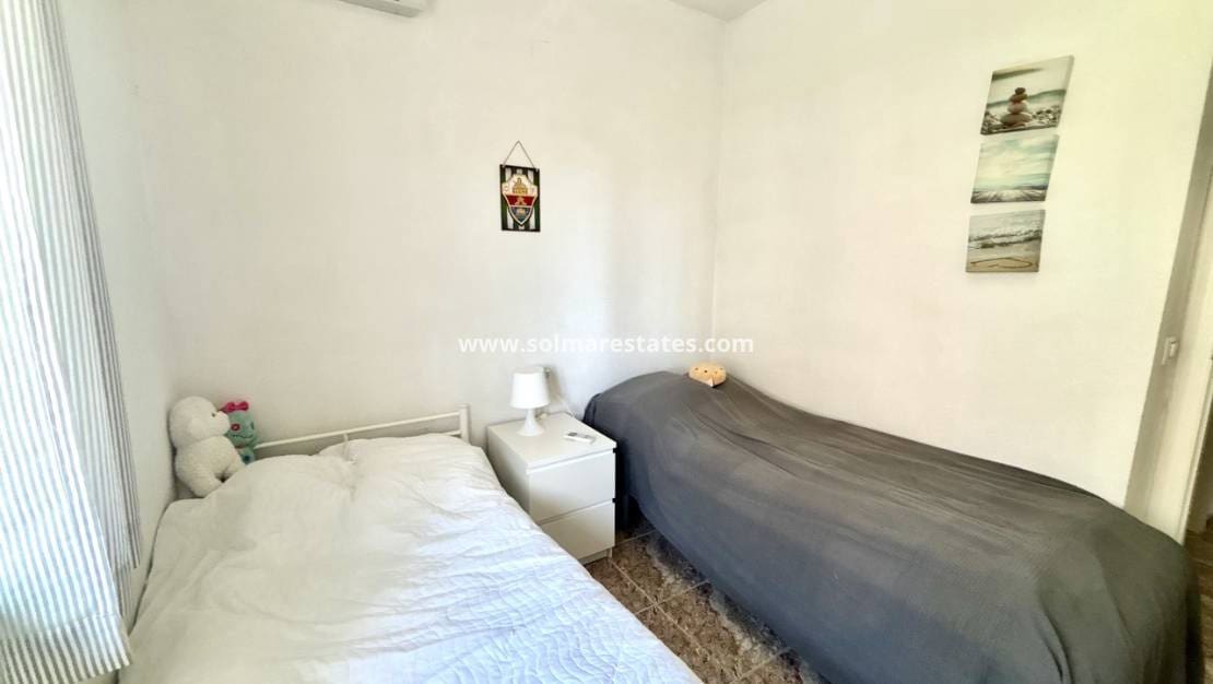 2 slaapkamer Appartement te koop in La Zenia met zwembad - € 189.000 (Ref: 10045474)