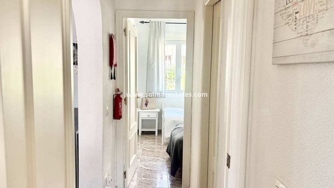 2 slaapkamer Appartement te koop in La Zenia met zwembad - € 189.000 (Ref: 10045474)