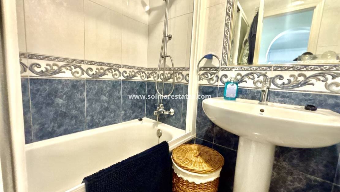 2 slaapkamer Appartement te koop in La Zenia met zwembad - € 189.000 (Ref: 10045474)