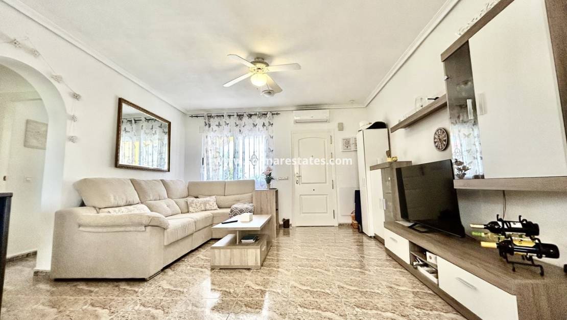 2 slaapkamer Appartement te koop in La Zenia met zwembad - € 189.000 (Ref: 10045474)