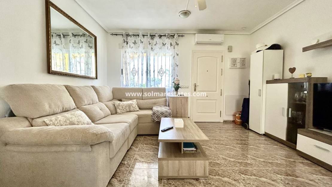 2 slaapkamer Appartement te koop in La Zenia met zwembad - € 189.000 (Ref: 10045474)