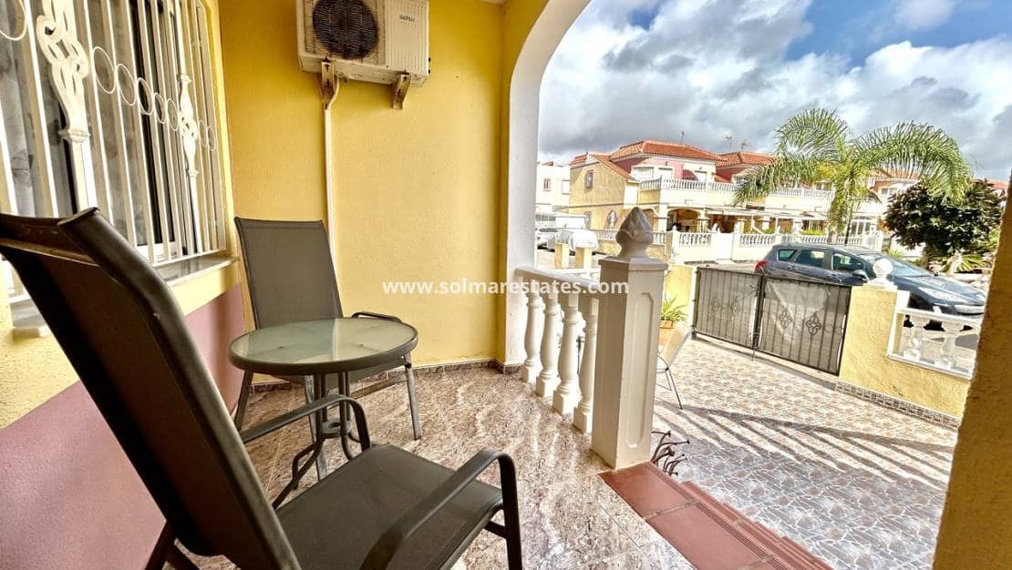 2 slaapkamer Appartement te koop in La Zenia met zwembad - € 189.000 (Ref: 10045474)