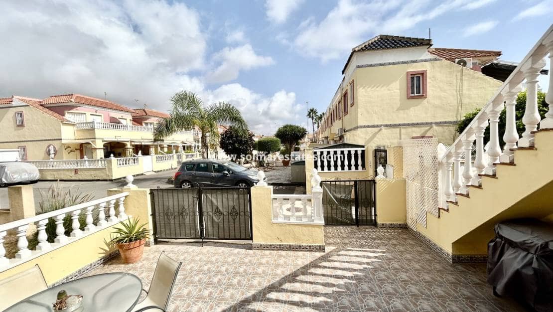 2 slaapkamer Appartement te koop in La Zenia met zwembad - € 189.000 (Ref: 10045474)