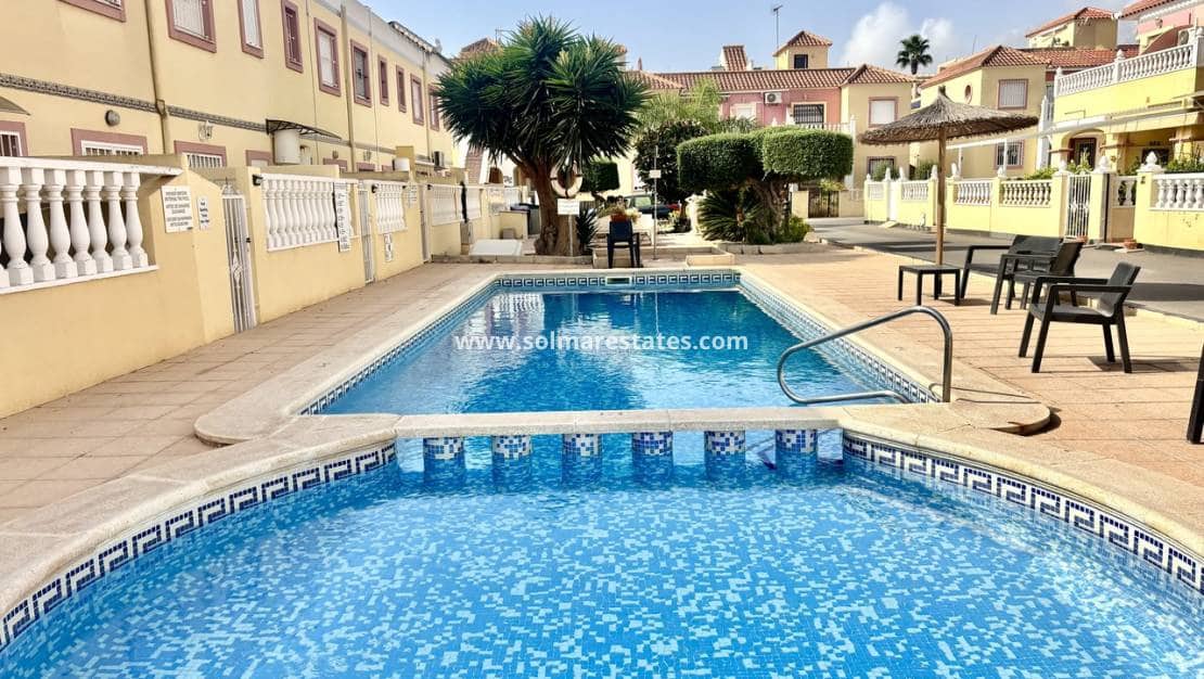 2 slaapkamer Appartement te koop in La Zenia met zwembad - € 189.000 (Ref: 10045474)