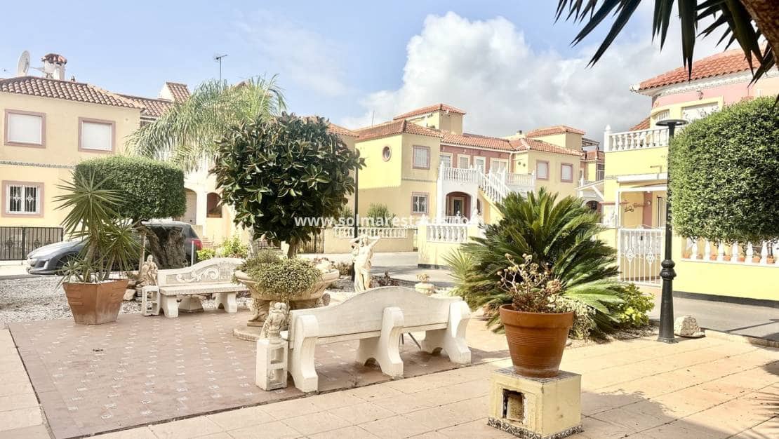 2 slaapkamer Appartement te koop in La Zenia met zwembad - € 189.000 (Ref: 10045474)